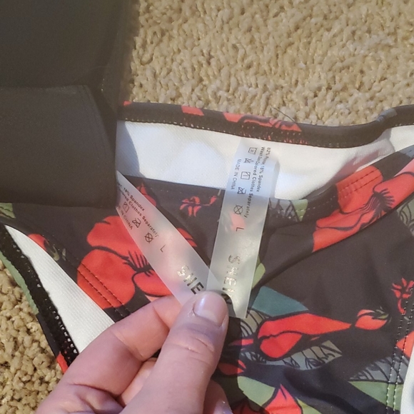 Shein bikini - Picture 2 of 3